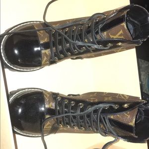 Louie Vuitton Heeled boots